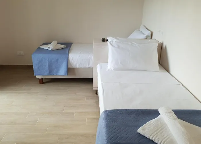 Hibiscus - First Floor 3 & 4 Appartement *