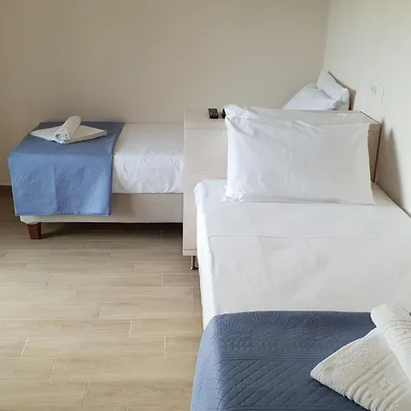 Hibiscus - B Apartment *